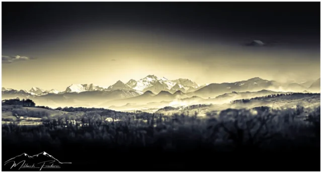 La chaîne des Pyrénées depuis le Pays Basque