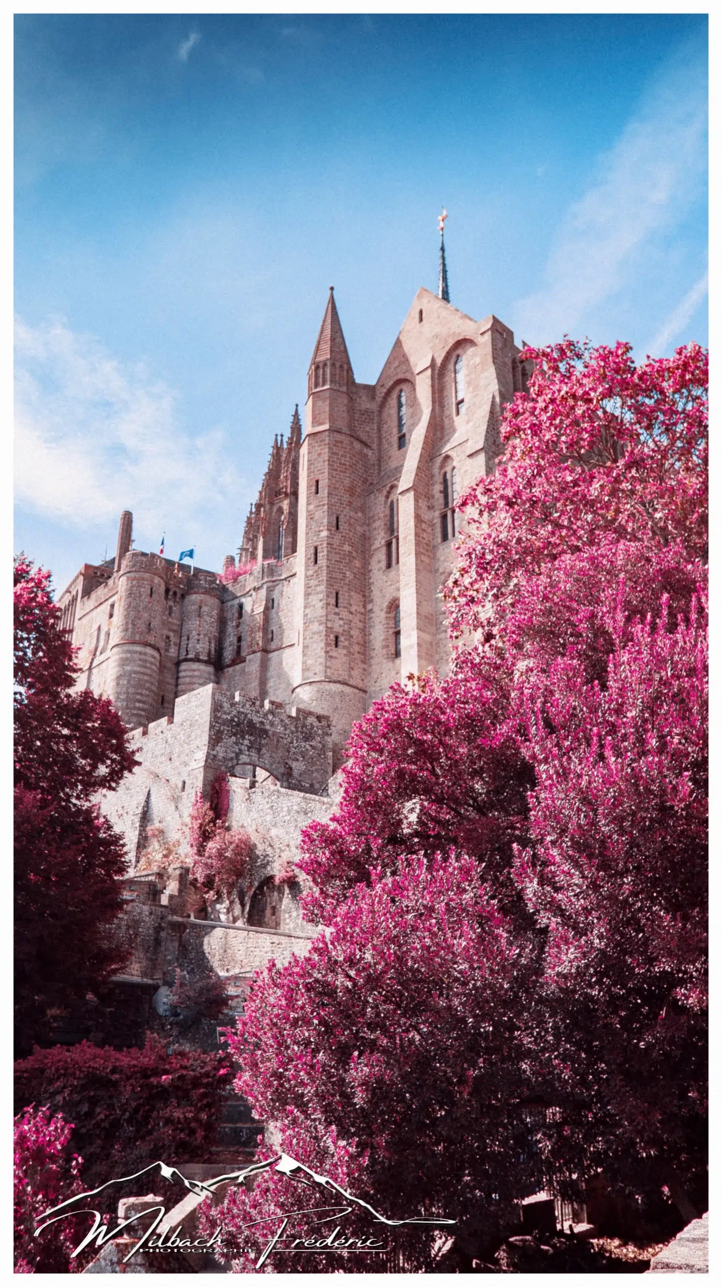Tirage d’art – “ Mont-Saint-Michel, Rêverie Infrarouge ” – Photographie Fine Art – Image 2